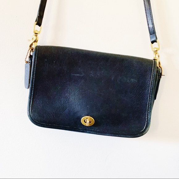 Coach Handbags - Vtg Coach Dinky Black Leather Crossbody Bag